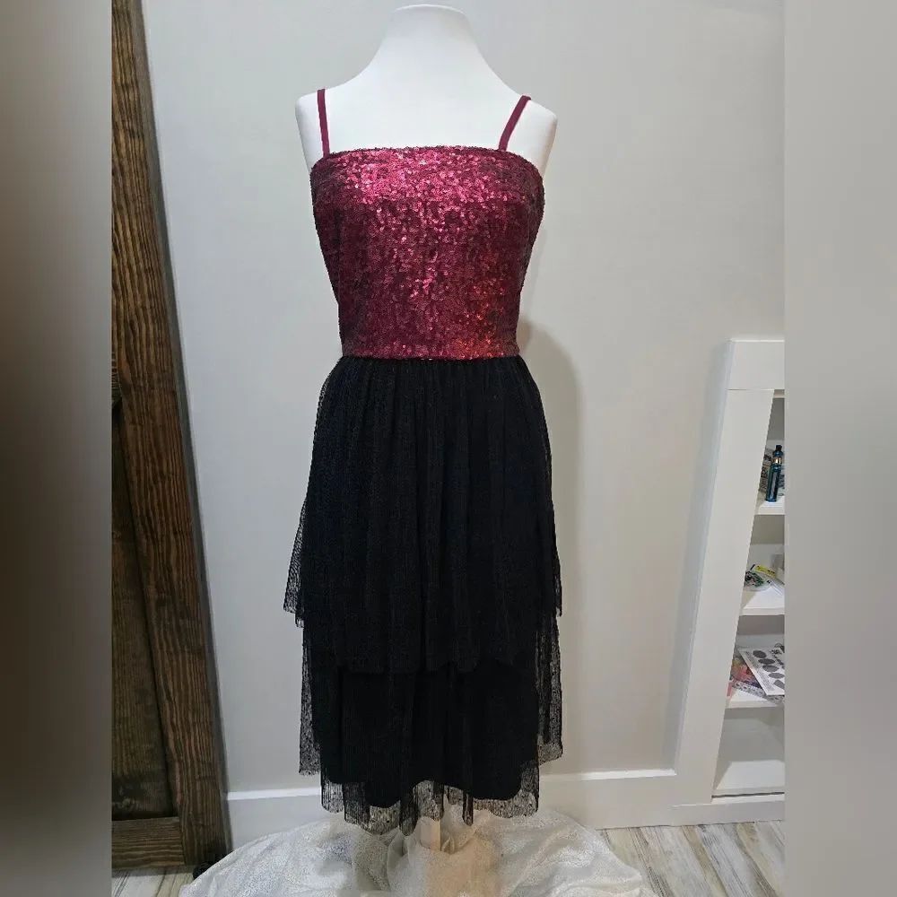 DRESS THE POPULATION Kady Sequin Cocktail Dress NWT size Small Black & burgandy